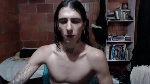 Snapshot of kyleer77 chatting on February 15, 8:05 pm kyleer77 online show from February 15, 8:05 pm