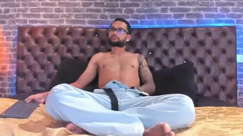 Snapshot of kylejoss30 chatting on March 23, 9:19 pm ---kylee--- online show from March 23, 9:19 pm