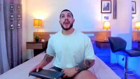 kylenorth_ online show from September 14, 7:13 pm
