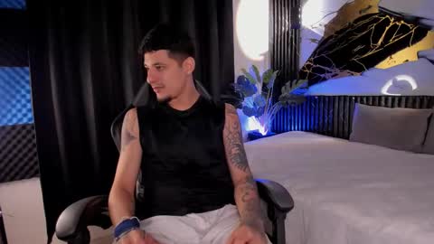 kylesmithx_ online show from February 7, 4:05 am