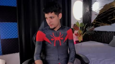 kylesmithx_ online show from February 11, 1:32 am