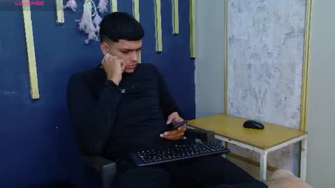 Snapshot of kyliam_big chatting on July 25, 1:04 am Kyliam online show from July 25, 1:04 am