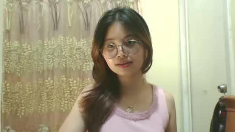 its me KYLIE online show from October 22, 1:11 pm