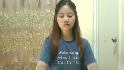 its me KYLIE online show from October 28, 8:22 pm