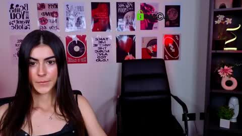 Snapshot of kylie_angel3 chatting on July 15, 9:47 am Kylie loves u online show from July 15, 9:47 am