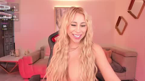 Snapshot of kylie_cooper chatting on January 7, 5:42 pm Kylie online show from January 7, 5:42 pm