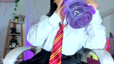 Snapshot of kylie_evans_18 chatting on February 4, 3:15 pm Kylie online show from February 4, 3:15 pm