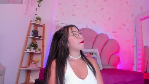 Snapshot of kylie_evans_18 chatting on October 27, 1:42 am Kylie online show from October 27, 1:42 am