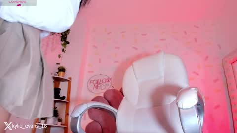 Kylie online show from March 8, 8:51 am