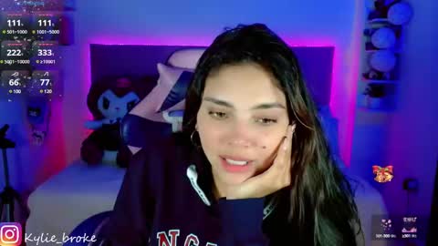 Snapshot of kylie_hottt_ chatting on December 30, 3:36 am k ylie online show from December 30, 3:36 am