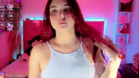 Snapshot of kylie_hottt_ chatting on March 31, 9:59 pm k ylie online show from March 31, 9:59 pm