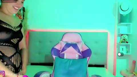 Snapshot of kylie_hottt_ chatting on April 15, 9:04 pm k ylie online show from April 15, 9:04 pm