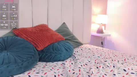 Snapshot of kylie_mckenzie chatting on July 28, 1:12 am kylie_mckenzie online show from July 28, 1:12 am