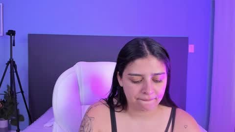 Kylie Reyes  online show from January 15, 7:01 pm