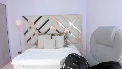 Kylie Reyes  online show from December 15, 7:29 pm