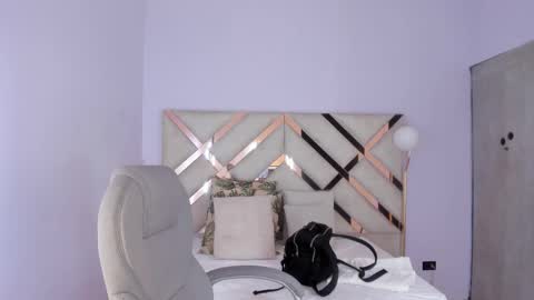 Kylie Reyes  online show from March 10, 7:30 pm