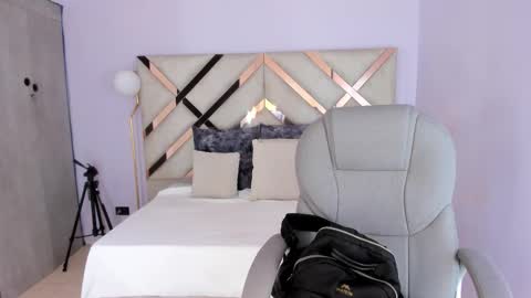 Kylie Reyes  online show from March 18, 8:01 pm