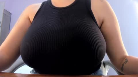 Kylie Reyes  online show from June 10, 8:19 pm