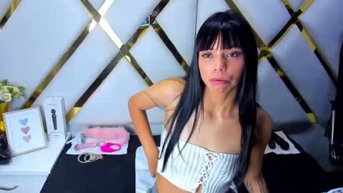 Snapshot of kylie_sexx chatting on December 5, 2:31 am kylie online show from December 5, 2:31 am