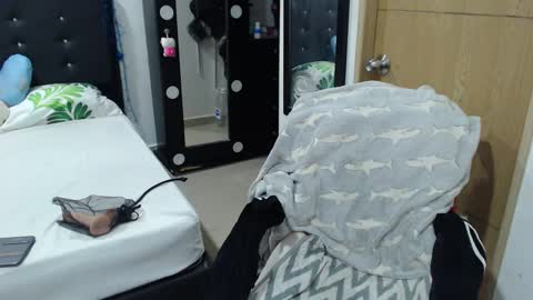 Instagram Kylie switch  followme  buy lovense here online show from January 4, 4:33 am