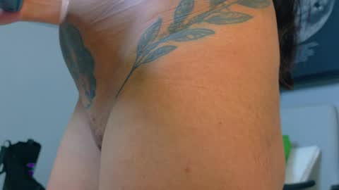 Snapshot of kylieangel__ chatting on March 31, 12:38 pm KYLIE online show from March 31, 12:38 pm