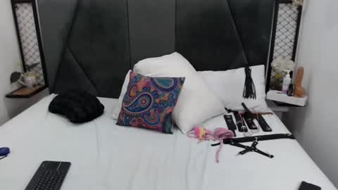 Melissa online show from January 25, 3:09 pm