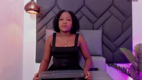 kyliee_vega online show from June 5, 11:38 am