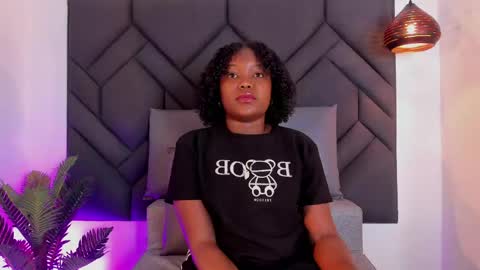 kyliee_vega online show from June 10, 11:42 am
