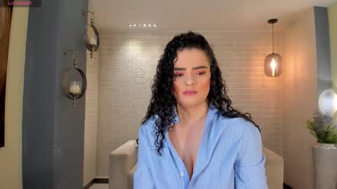 Snapshot of kyliejenkins1 chatting on November 19, 11:21 am Kylie Jenkins online show from November 19, 11:21 am