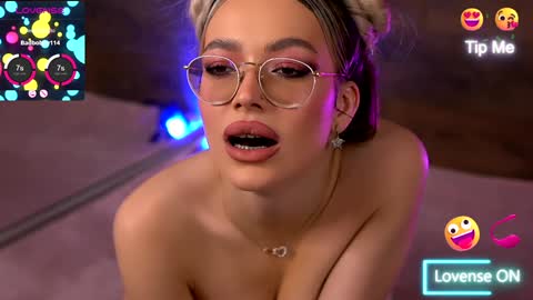Kylie online show from December 16, 10:13 pm