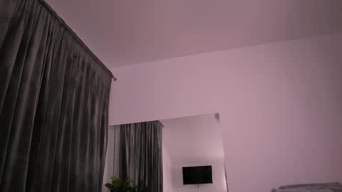 Snapshot of kyliejoyce chatting on November 8, 9:57 pm Kylie online show from November 8, 9:57 pm