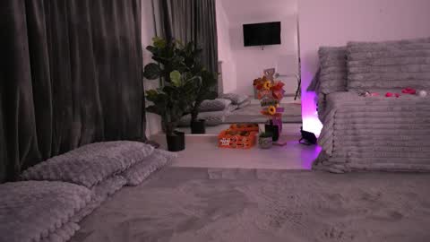 Snapshot of kyliejoyce chatting on November 13, 9:36 pm Kylie online show from November 13, 9:36 pm