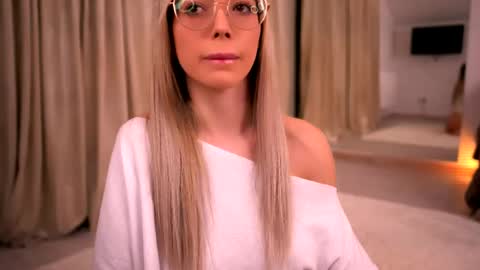 Kylie online show from June 7, 8:34 pm