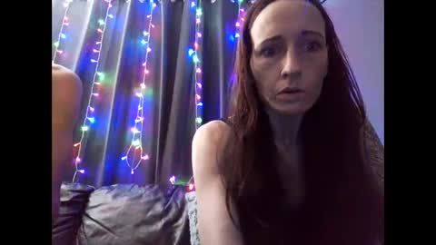 Snapshot of kyliekween chatting on October 13, 5:29 am KylieKween online show from October 13, 5:29 am