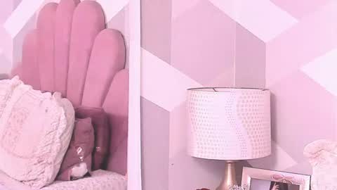 Snapshot of kyliemonnet chatting on July 2, 12:10 am Kylie jl online show from July 2, 12:10 am