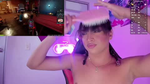 Snapshot of kylievictoria_ chatting on December 6, 8:05 am Kylie online show from December 6, 8:05 am