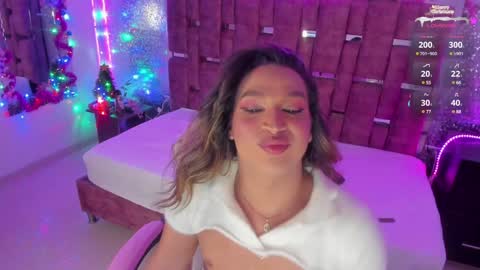 Snapshot of kylievictoria_ chatting on December 24, 7:28 am Kylie online show from December 24, 7:28 am