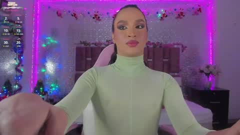 Snapshot of kylievictoria_ chatting on December 25, 2:57 am Kylie online show from December 25, 2:57 am