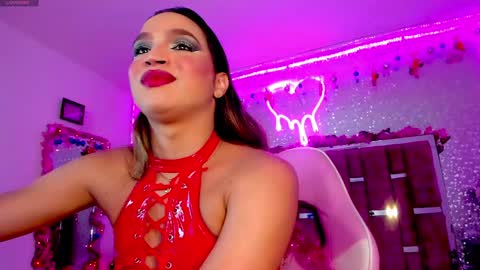 Snapshot of kylievictoria_ chatting on December 27, 5:09 am Kylie online show from December 27, 5:09 am