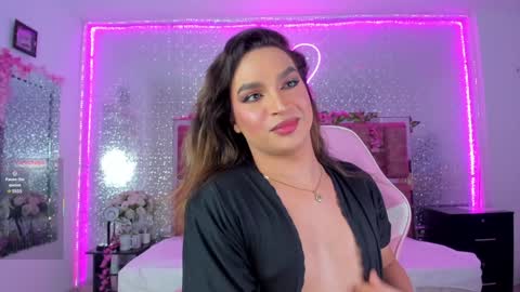 Snapshot of kylievictoria_ chatting on January 18, 5:10 am Kylie online show from January 18, 5:10 am