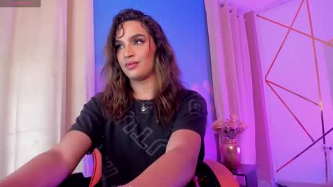 Snapshot of kylievictoria_ chatting on February 13, 4:54 am Kylie online show from February 13, 4:54 am