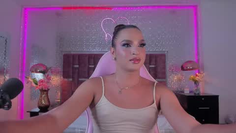 Snapshot of kylievictoria_ chatting on September 16, 4:57 am Kylie online show from September 16, 4:57 am