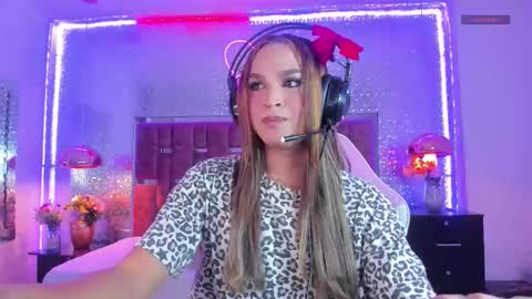 Kylie online show from December 3, 4:20 am