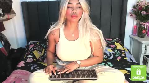 kylie white boobs online show from March 11, 8:20 pm