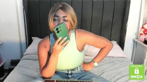 kylie white boobs online show from February 23, 8:28 pm