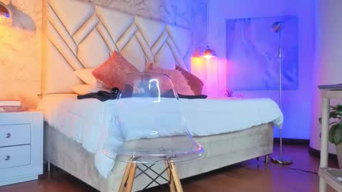 Snapshot of kylle_2050 chatting on February 19, 11:28 am Kyle online show from February 19, 11:28 am