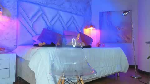 Snapshot of kylle_2050 chatting on February 21, 11:22 am Kyle online show from February 21, 11:22 am