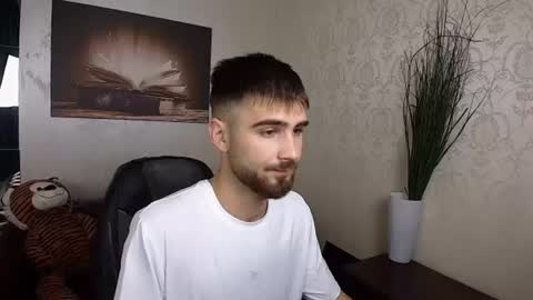 KyloEast online show from July 28, 4:41 am
