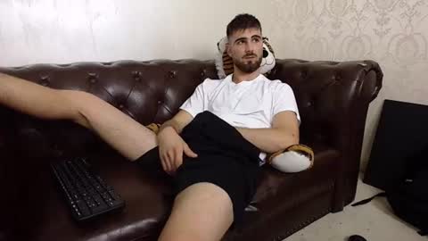 KyloEast online show from July 28, 12:48 pm