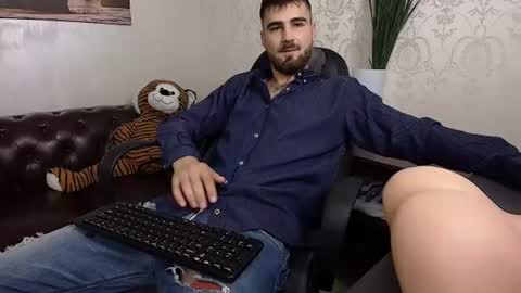 KyloEast online show from July 29, 4:32 am